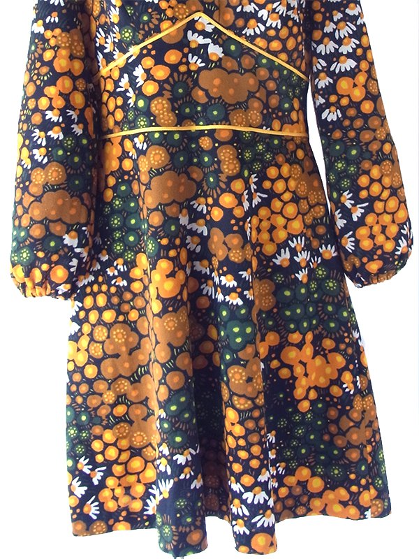 ヨーロッパ古着 フランス買い付け 70年代製 ブラック X カラフル レトロ柄 ヴィンテージ ワンピース 25FC117