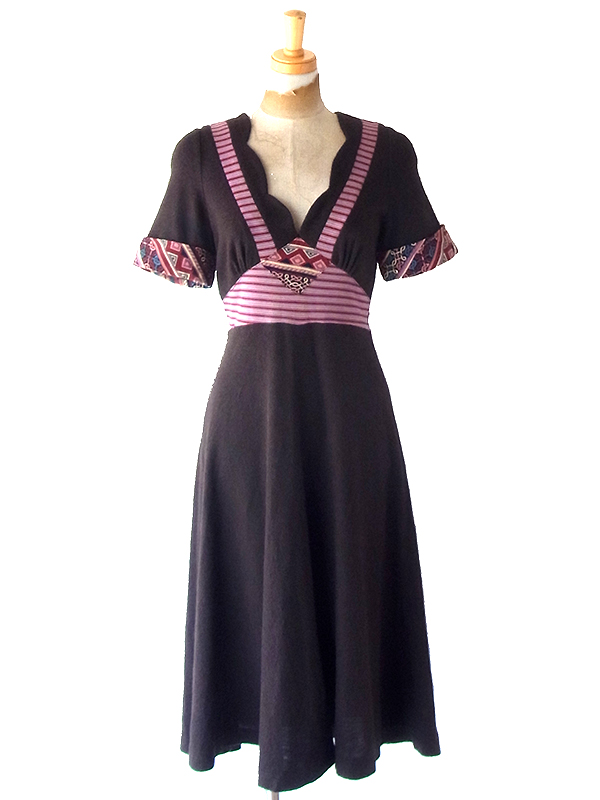 ヨーロッパ古着 フランス買付ke　60年代製 ブラウン X ピンク レトロ柄 生地切り返し ヴィンテージ ワンピース 25FC118