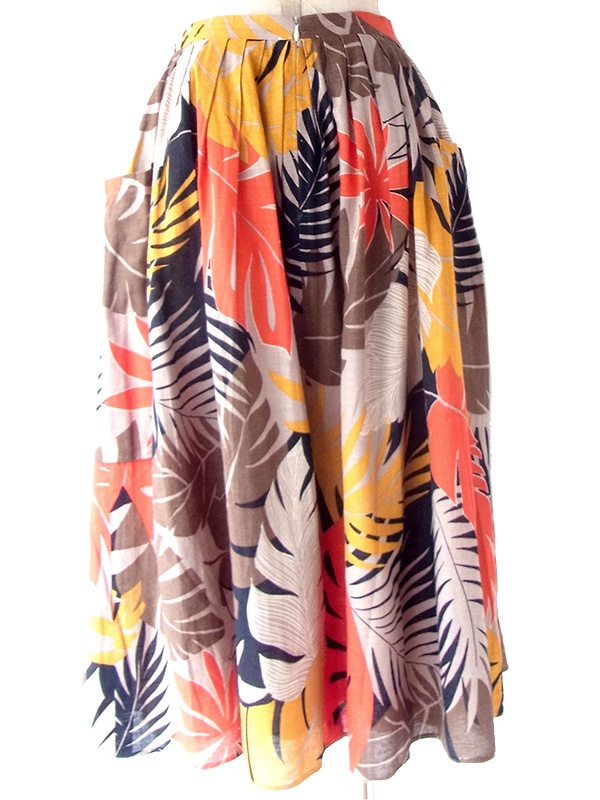 ヨーロッパ古着 フランス買い付け 60年代製 ベージュ X オレンジ・ブラウン リーフ柄 ポケット付き スカート 25FC214