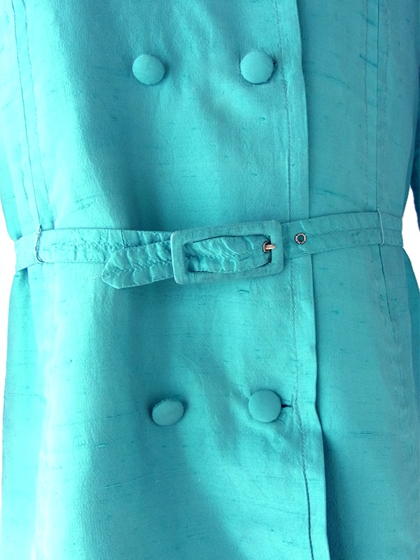 ヨーロッパ古着 フランス買い付け 70年代製 水色 シャンタン生地 X 裏地に花柄パッチワーク  コート 25FC311