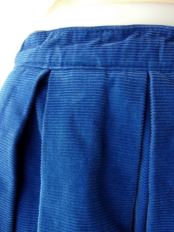 ヨーロッパ古着 フランス買い付け 60年代製 ロイヤルブルー X コーデュロイ ボックスプリーツ スカート 25FC314