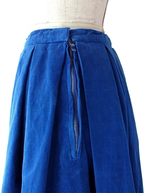 ヨーロッパ古着 フランス買い付け 60年代製 ロイヤルブルー X コーデュロイ ボックスプリーツ スカート 25FC314