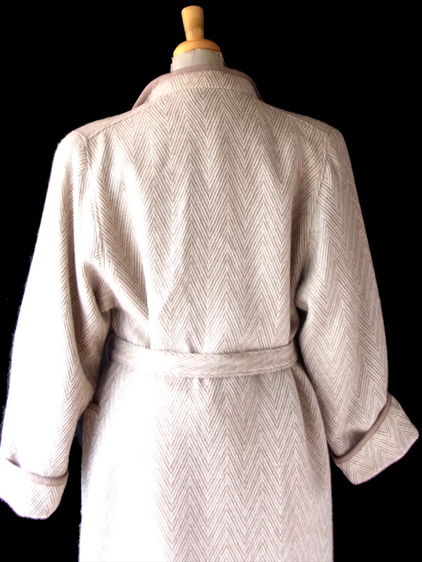 【送料無料】フランス製 ライトベージュ X 共布ベルト付き ヘンリボーン ウール ローブコート 26FC000【ヨーロッパ古着】