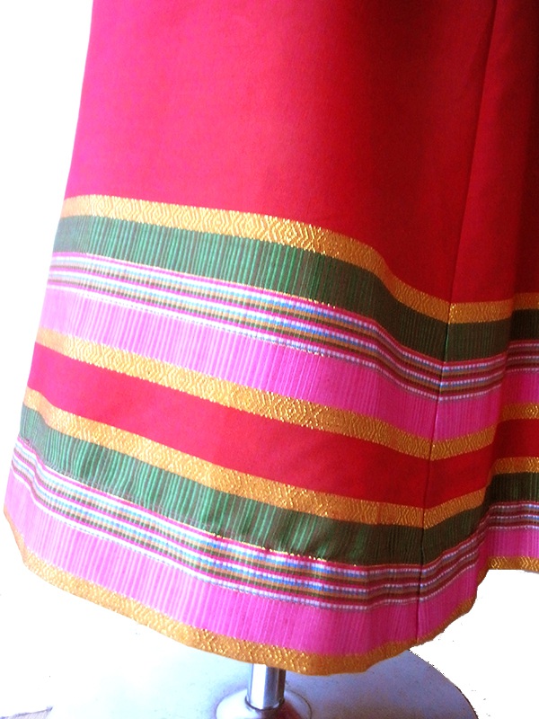 フランス買付け レッド X チロリアン調フォークロア織り柄 ポケット付き ロング 巻きスカート 26FC008