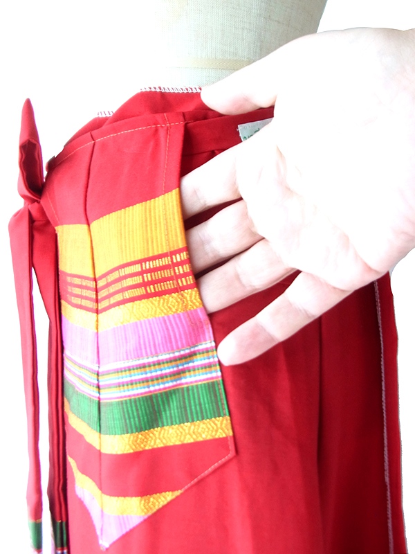 フランス買付け レッド X チロリアン調フォークロア織り柄 ポケット付き ロング 巻きスカート 26FC008