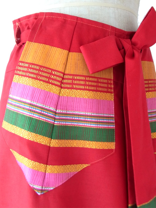 フランス買付け レッド X チロリアン調フォークロア織り柄 ポケット付き ロング 巻きスカート 26FC008