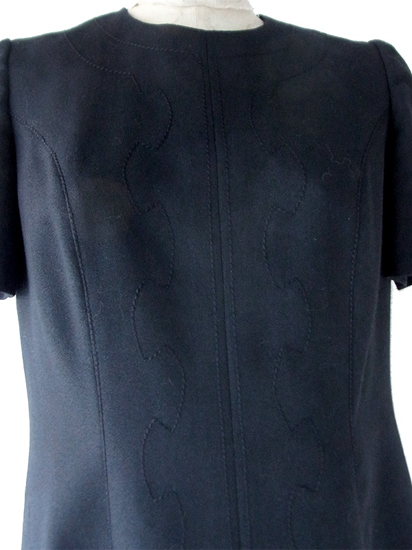 【送料無料】フランス買付け 70年代製 マットブラック X カーブステッチ Aライン ワンピース 26FC011【ヨーロッパ古着】