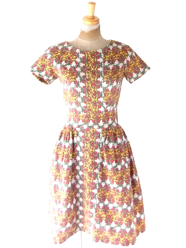 【送料無料】フランス買付け 60年代製 ホワイト×カラフル タイルフラワー柄 サッカー生地 ワンピース 26FC106【ヨーロッパ古着】