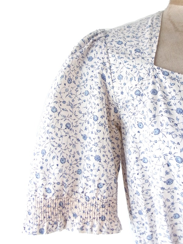 【送料無料】60年代フランス製 ホワイト X ブルー ボタニカル更紗調 小花柄 パフスリーブワンピース 26FC205【ヨーロッパ古着】