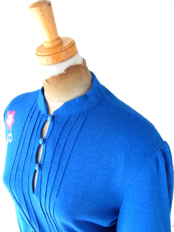 【送料無料】フランス買付け 70年代製 コバルトブルー X 花柄モチーフ刺繍 ピンタック ワンピース 26FC401【ヨーロッパ古着】