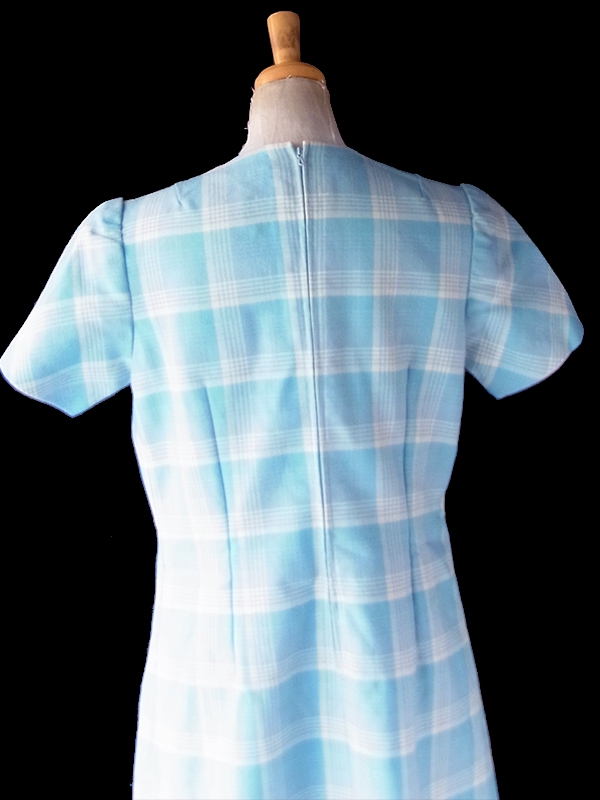 【送料無料】フランス買付け 70年代製 ライトブルー×ホワイト チェック柄 くるみボタン付き ワンピース 26FC403【ヨーロッパ古着】