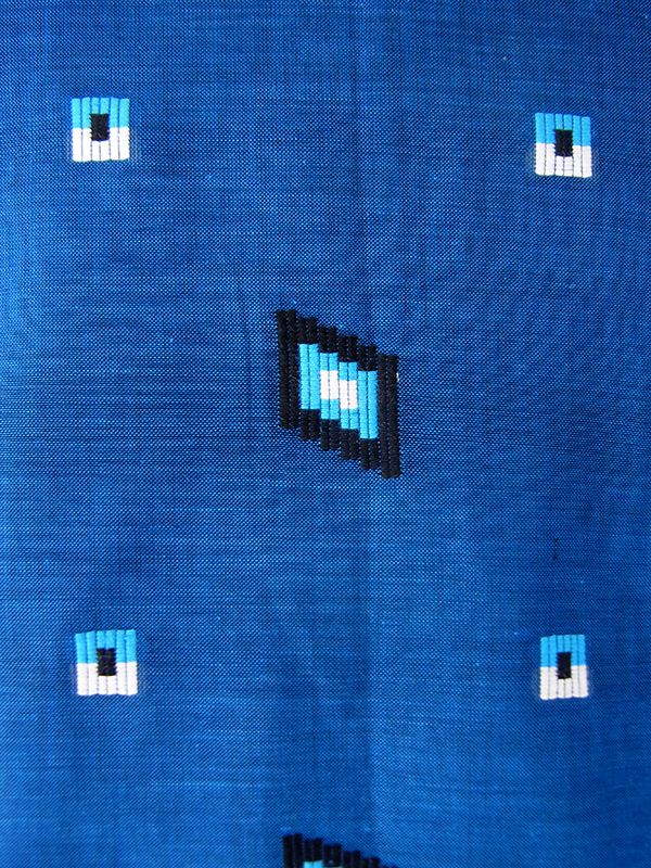 【送料無料】60年代日本製 ロイヤルブルー 幾何学刺繍柄 半袖ジャケット＆スカート セットアップ【レトロ古着】