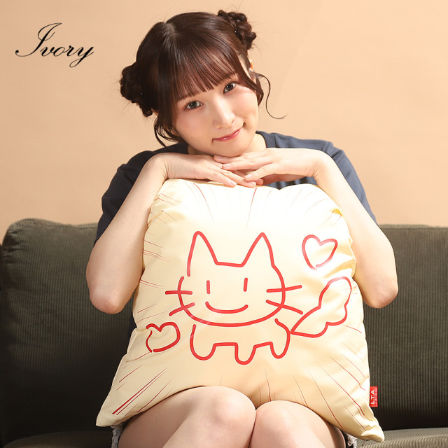 SDT13 とWHAT WE WANT のコラボクッション 受注期間限定！原田彩楓コラボ企画第5弾！コラボクッション