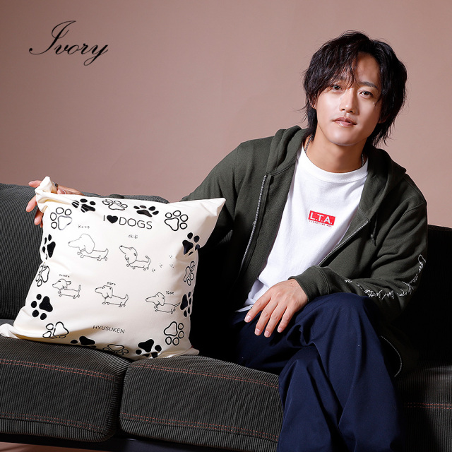 本日のみ！ほぼ新品未使用 GAN 大型クッション スペイン デザイン 日本未発売 受注期間限定！日向大輔コラボ企画！コラボクッション◇日向大輔