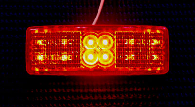 LED車幅灯（赤）