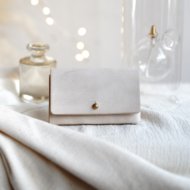 Bullet card case Alaska ivory