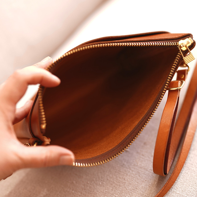 Sleek sacoche -middle-