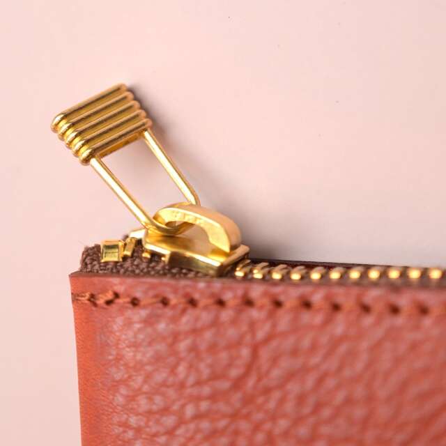 Sleek pouch