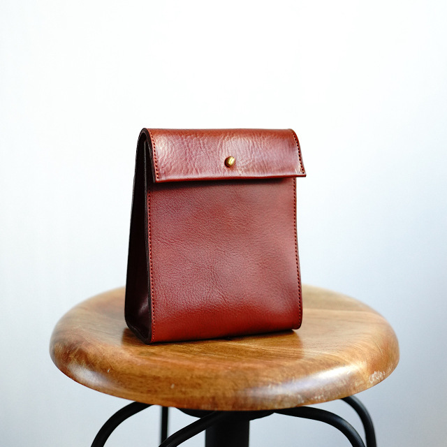 coffee beans pochette terracotta brown