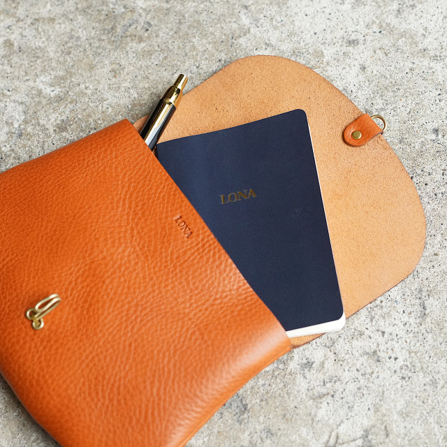NOUVEAU pouch