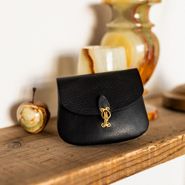 NOUVEAU pouch
