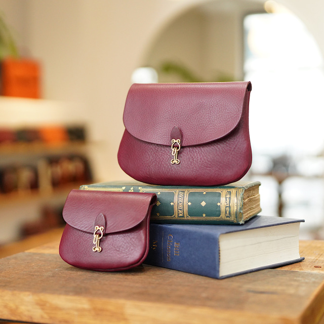 NOUVEAU pouch