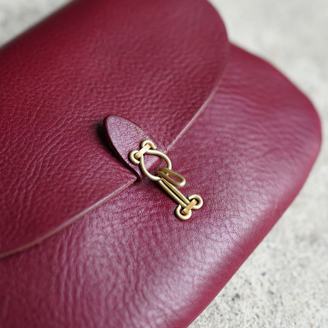 NOUVEAU pouch