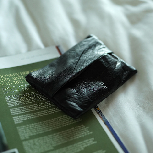 POUCH レザープロダクト LONA