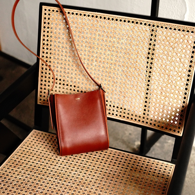 Bella terracotta brown