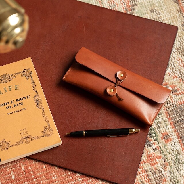 Envelope pen case