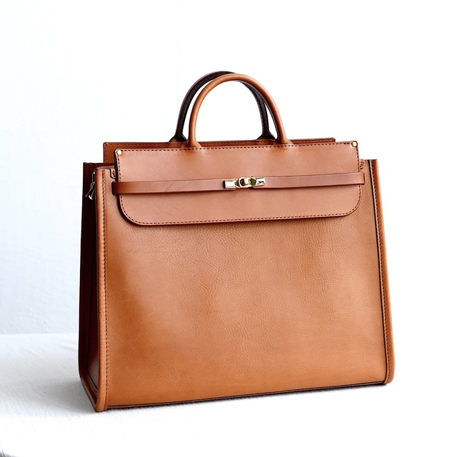 IBERIS tote レザープロダクト LONA