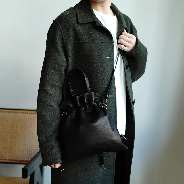 UMAKIN -middle- レザープロダクト LONA