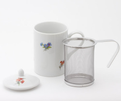 茶こし付きティーマグ （花柄） （陶器製マグカップ・蓋、茶漉し付）