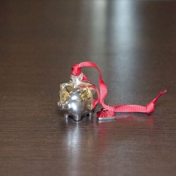 【中古】WEDGWOOD(ウェッジウッド) VERA WANG(ヴェラウォン)コラボ 子豚のオーナメント w-018【アンティーク】【イギリス製】【シルバープレート】