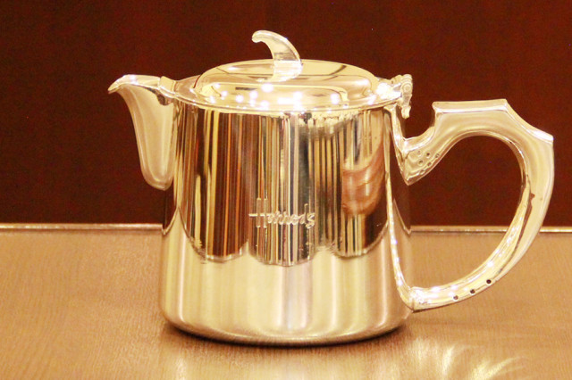 Harrods 高級ティーセット 販売開始】ハロッズ（harrods）の4点ティーセット【紅茶を楽しむ