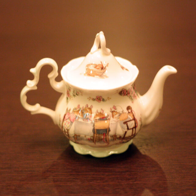 ROYAL DOULTON（ロイヤル・ドルトン）ブランブリー ヘッジ ミニチュア