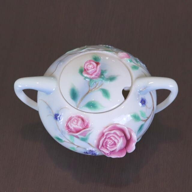 中古】ROYAL DOULTON（ロイヤルドルトン）フランツコレクション ピンク