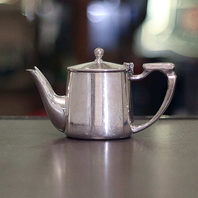 アンティーク　ポット　シェフィールド　他シルバーティーストレーナー イギリス：シェフィールド「ティーポット」《アンティックかとう》