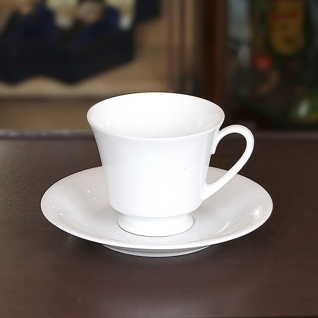 Royal bone China カップ＆ソーサー 3客 しょっぱく