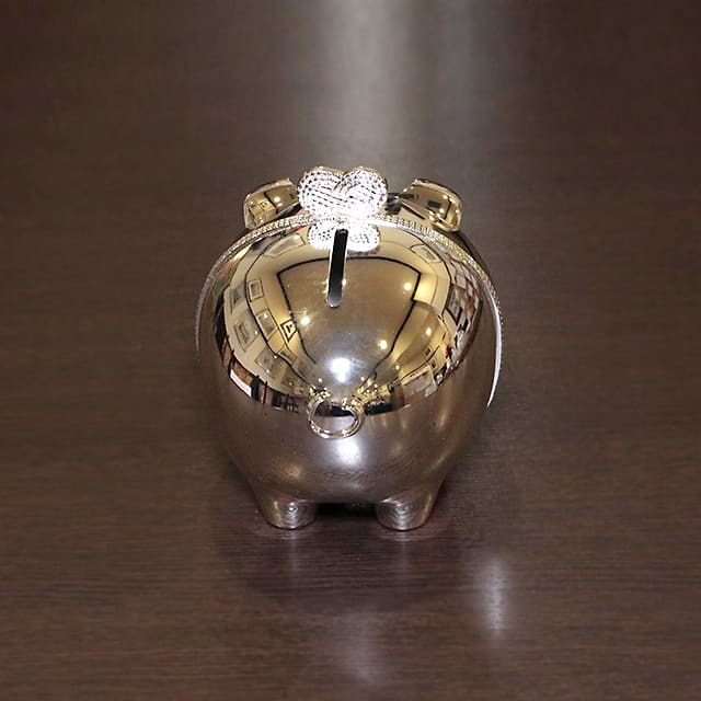 【中古】WEDGWOOD(ウェッジウッド) VERA WANG(ヴェラウォン)コラボ 子豚の貯金箱 w-020【アンティーク】【イギリス製】【シルバープレート】