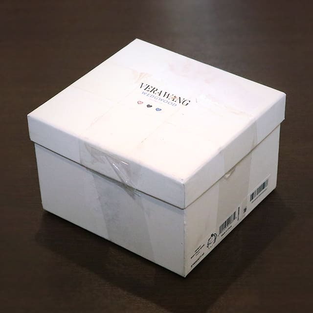 【中古】WEDGWOOD(ウェッジウッド) VERA WANG(ヴェラウォン)コラボ 子豚の貯金箱 w-020【アンティーク】【イギリス製】【シルバープレート】