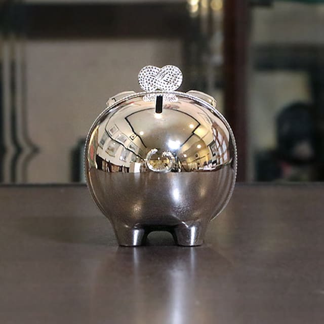 【中古】WEDGWOOD(ウェッジウッド) VERA WANG(ヴェラウォン)コラボ 子豚の貯金箱 w-021【アンティーク】【イギリス製】【シルバープレート】