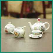 【中古】不思議の国のアリスミニチュアティーセット COLL-113【英国（イギリス）】【未使用】【装飾ティーポット】アンティーク