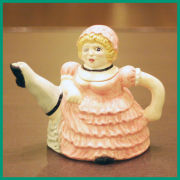 ピンクのバレリーナ ビンテージ ティーポット COLL-140【中古】【英国（イギリス）】【アンティーク】【装飾ティーポット】