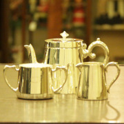 【中古】Mappin&Webb (マッピン&ウェッブ) ホテル用3点ティーセット mw-43【アンティーク】【イギリス製】【シルバープレート】