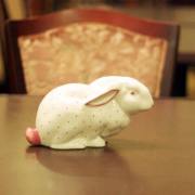 【中古】Tiffany（ティファニー）ピンクラビット貯金箱 磁器 tf-67