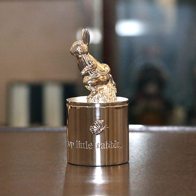 【中古】WEDGWOOD(ウェッジウッド) ピーターラビット トゥースボックス w-019【アンティーク】【イギリス製】【シルバープレート】