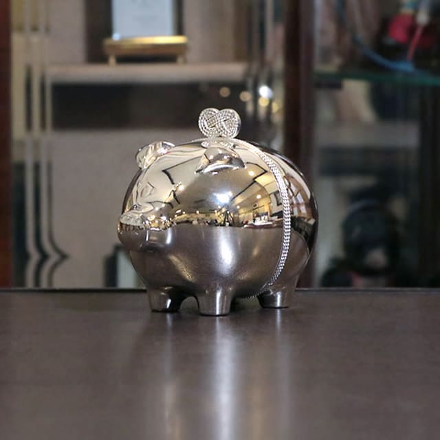 【中古】WEDGWOOD(ウェッジウッド) VERA WANG(ヴェラウォン)コラボ 子豚の貯金箱 w-021【アンティーク】【イギリス製】【シルバープレート】