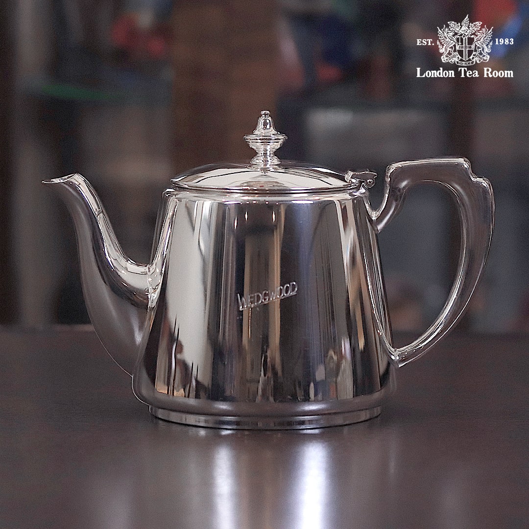 【中古】WEDGWOOD(ウェッジウッド) 家庭用ティーポット w-026 【アンティーク】【イギリス製】【シルバープレート】《2024/10/24掲載》