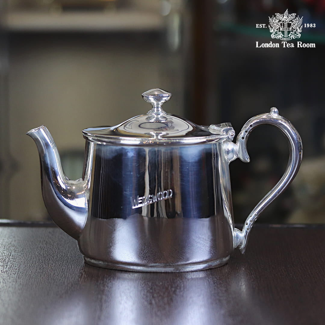 【中古】WEDGWOOD(ウェッジウッド) 家庭用ティーポット w-040 【アンティーク】【イギリス製】【シルバープレート】《2026/2/17掲載》